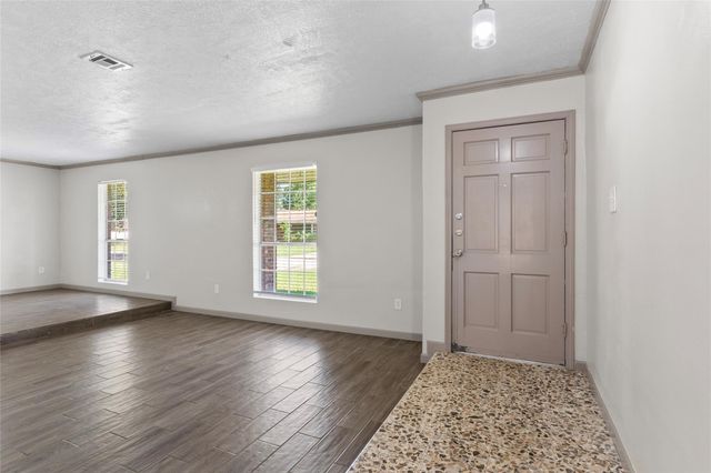 5000 Meadow Lark Lane, Dickinson, TX 77539