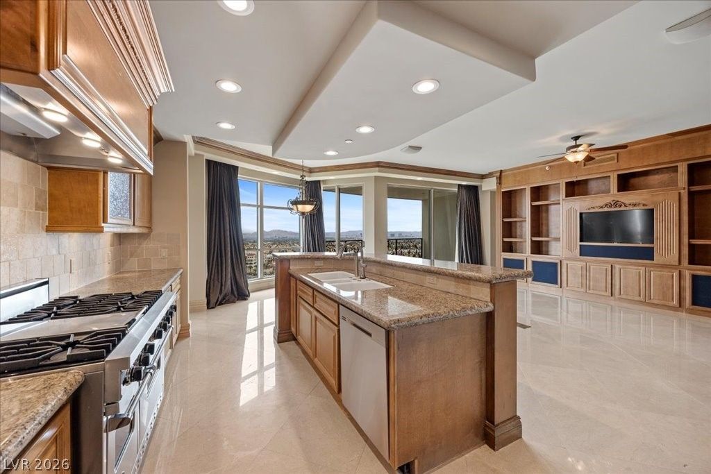 Image 8 of property listing at 9103 Alta Drive 1207, Las Vegas, NV 89145