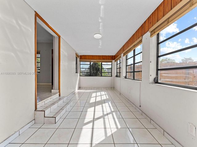 330 SW 52nd Ave, Miami, FL 33134