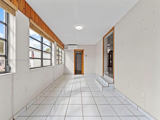 330 SW 52nd Ave, Miami, FL 33134