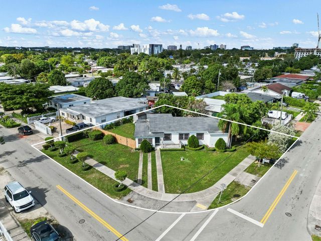 330 SW 52nd Ave, Miami, FL 33134