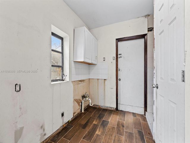 330 SW 52nd Ave, Miami, FL 33134