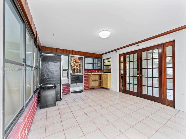 330 SW 52nd Ave, Miami, FL 33134