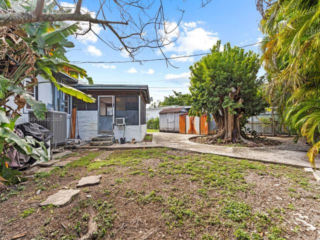 330 SW 52nd Ave, Miami, FL 33134