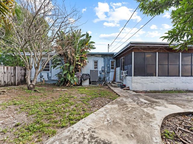 330 SW 52nd Ave, Miami, FL 33134