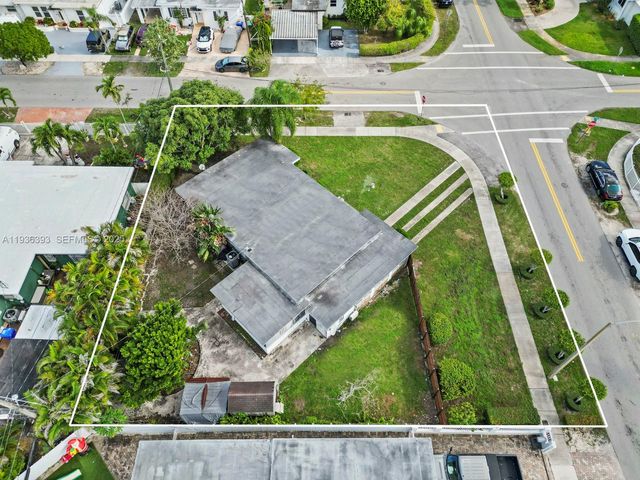 330 SW 52nd Ave, Miami, FL 33134