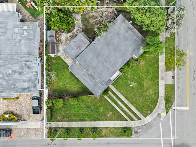 330 SW 52nd Ave, Miami, FL 33134