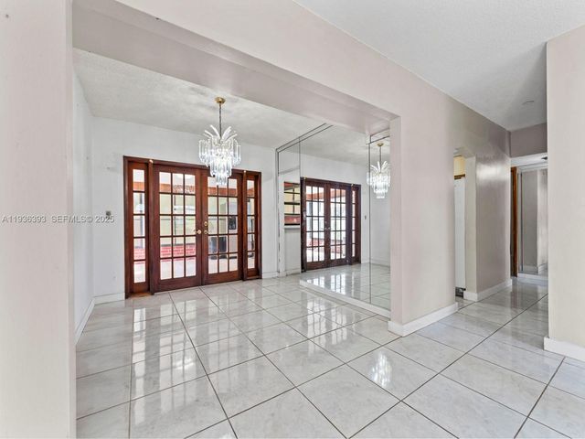 330 SW 52nd Ave, Miami, FL 33134