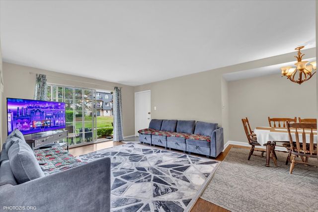 9444 Bay Colony Drive 1S, Des Plaines, IL 60016