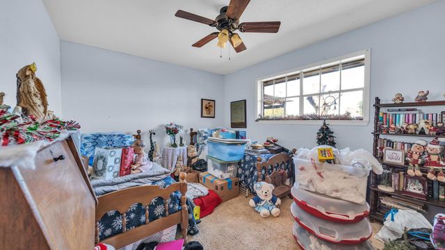 672 Bending Oaks Drive, Bellville, TX 77418