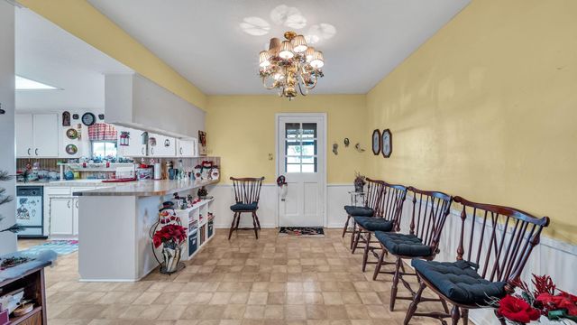 672 Bending Oaks Drive, Bellville, TX 77418