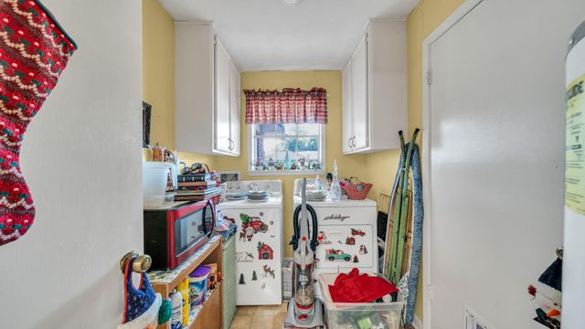 672 Bending Oaks Drive, Bellville, TX 77418