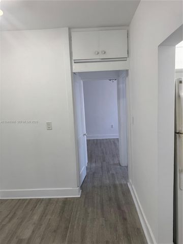 1552 SW 2nd St 8, Miami, FL 33135