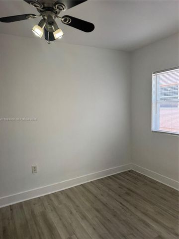 1552 SW 2nd St 8, Miami, FL 33135