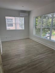 1552 SW 2nd St 8, Miami, FL 33135