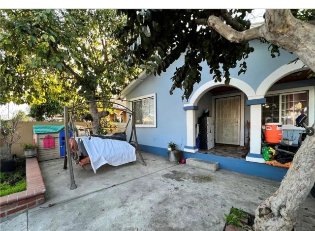 10931 Anzac, Los Angeles, CA 90059