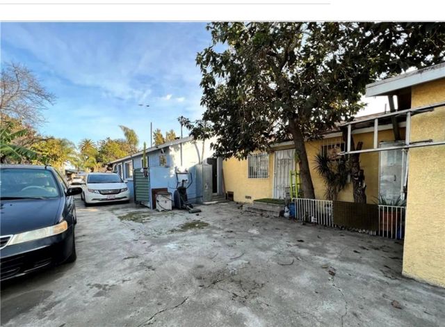 10931 Anzac, Los Angeles, CA 90059