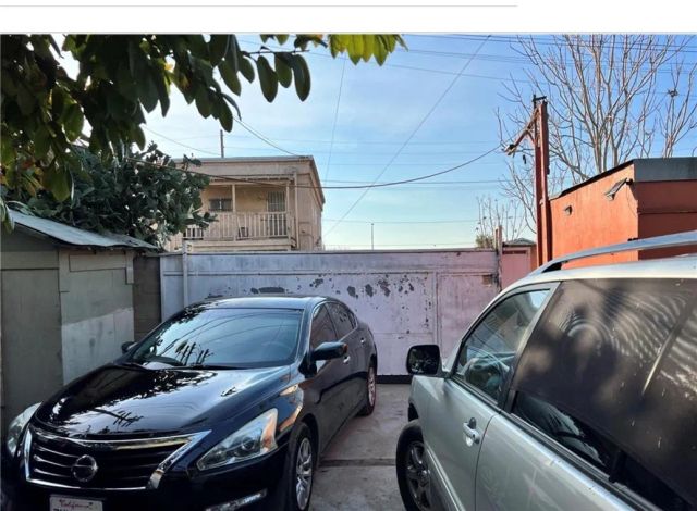 10931 Anzac, Los Angeles, CA 90059