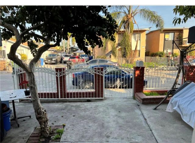 10931 Anzac, Los Angeles, CA 90059