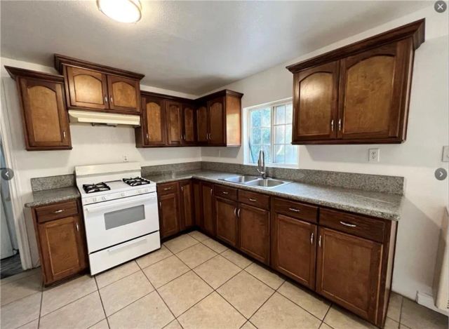 10931 Anzac, Los Angeles, CA 90059