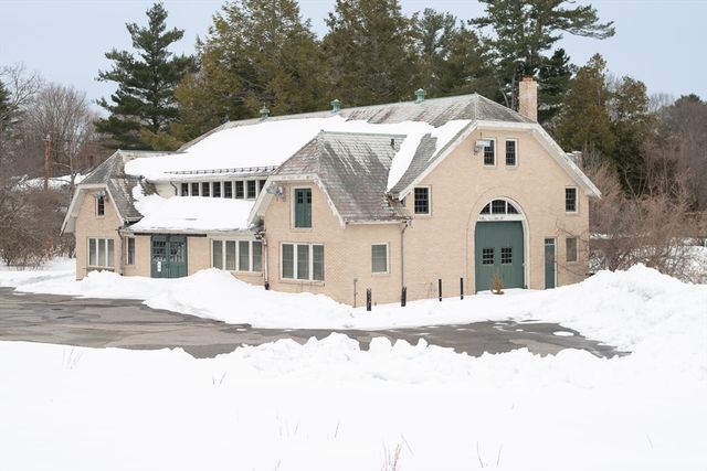 135 Wellesley Street, Weston, MA 02493