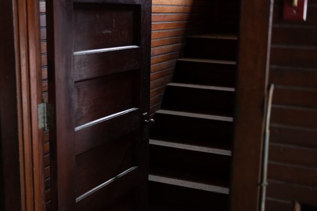 135 Wellesley Street, Weston, MA 02493