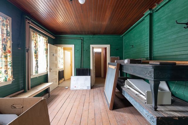 135 Wellesley Street, Weston, MA 02493