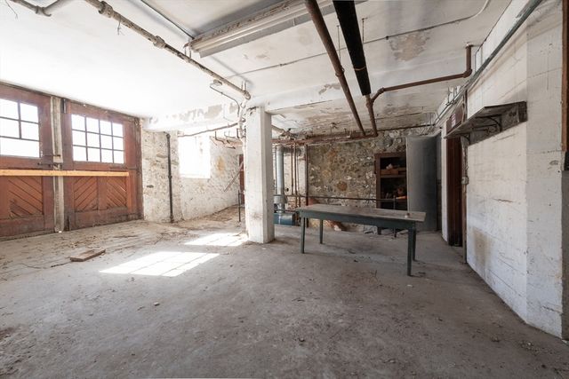 135 Wellesley Street, Weston, MA 02493