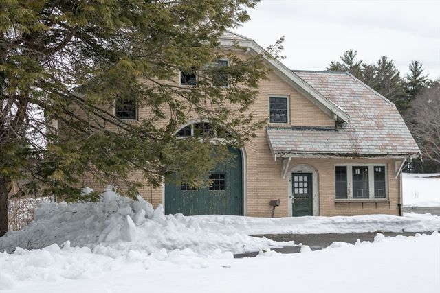 135 Wellesley Street, Weston, MA 02493