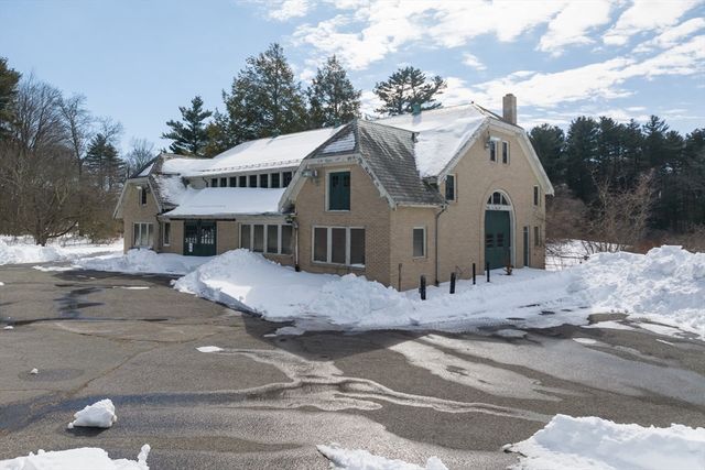 135 Wellesley Street, Weston, MA 02493