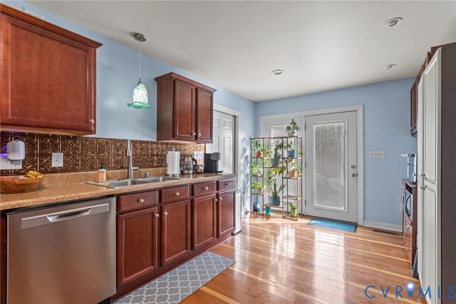 4005 Somerlane Cir, Chester, VA 23831