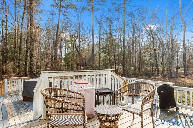 4005 Somerlane Cir, Chester, VA 23831