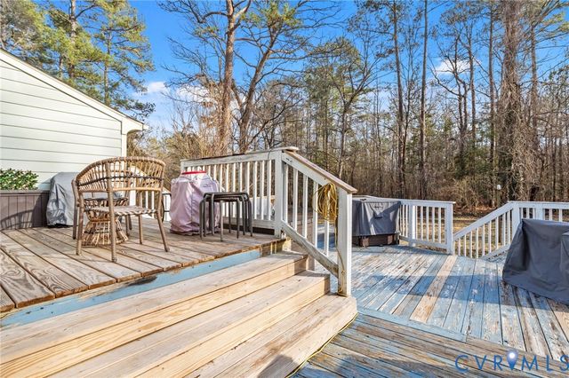 4005 Somerlane Cir, Chester, VA 23831