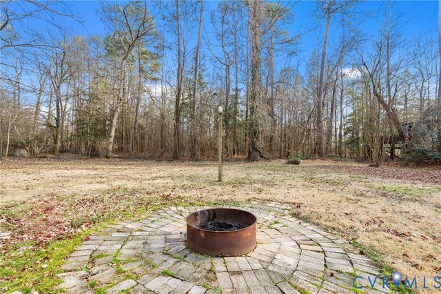 4005 Somerlane Cir, Chester, VA 23831