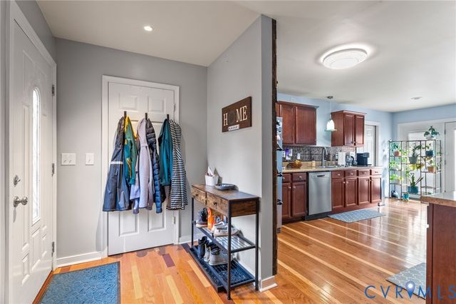 4005 Somerlane Cir, Chester, VA 23831