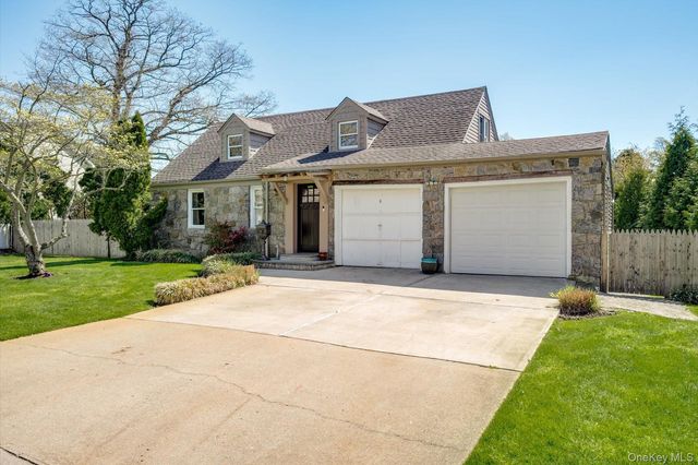 5 Erlwein Court, Massapequa, NY 11758