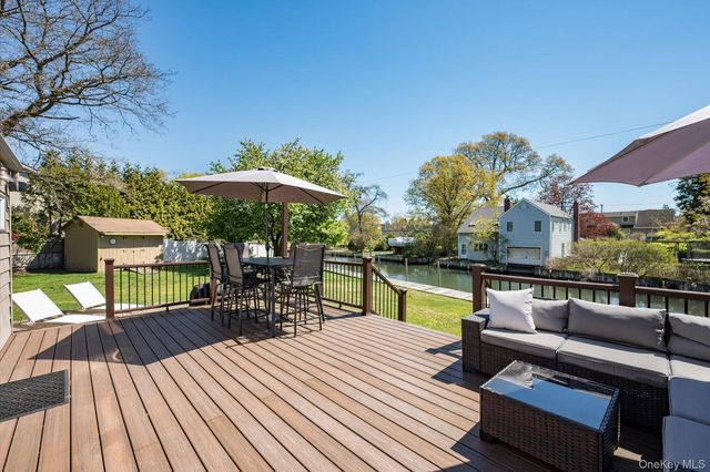 5 Erlwein Court, Massapequa, NY 11758