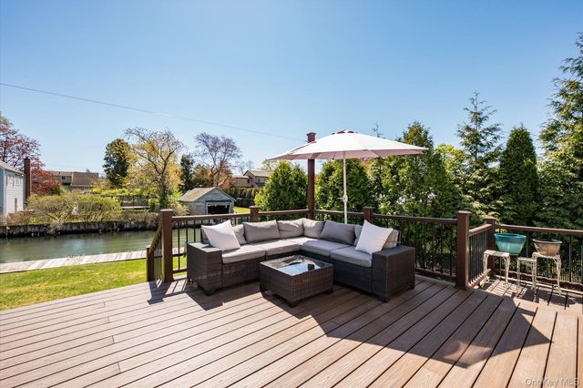 5 Erlwein Court, Massapequa, NY 11758