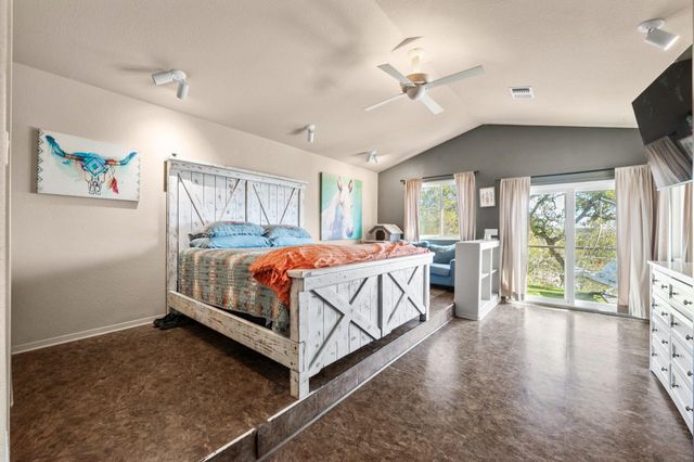 310 Eagles Nest DR, Wimberley, TX 78676