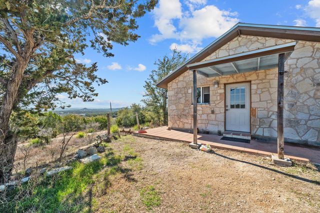 310 Eagles Nest DR, Wimberley, TX 78676