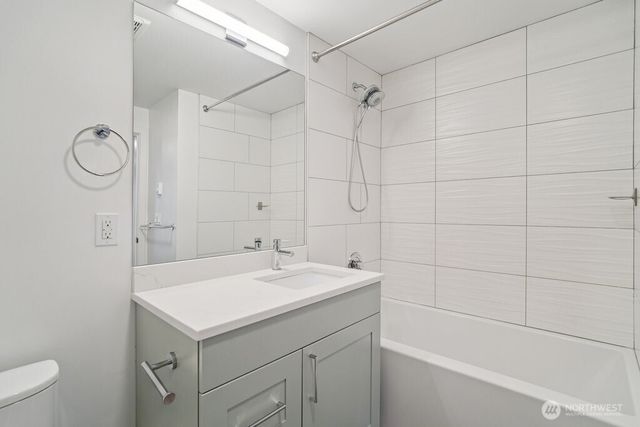 8020 17th Avenue NW, Seattle, WA 98117
