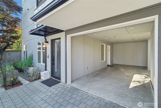 8020 17th Avenue NW, Seattle, WA 98117