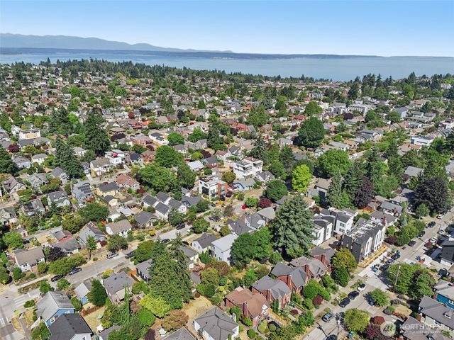 8020 17th Avenue NW, Seattle, WA 98117
