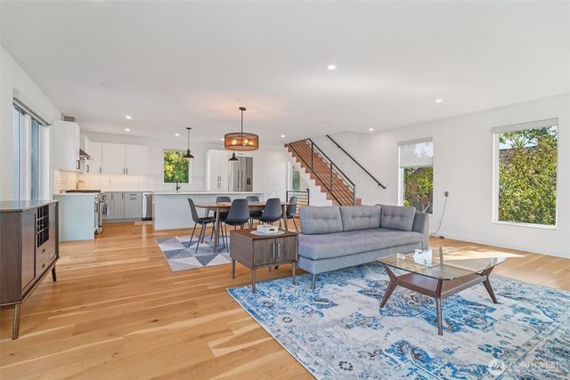 8020 17th Avenue NW, Seattle, WA 98117