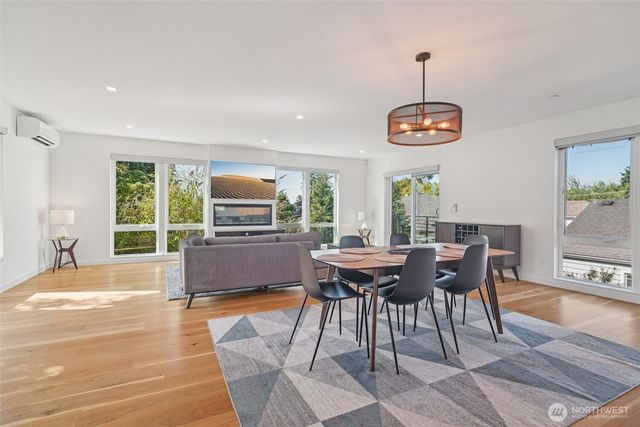 8020 17th Avenue NW, Seattle, WA 98117
