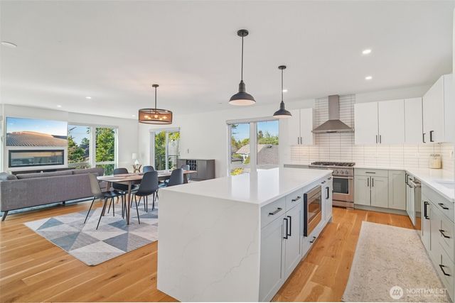 8020 17th Avenue NW, Seattle, WA 98117