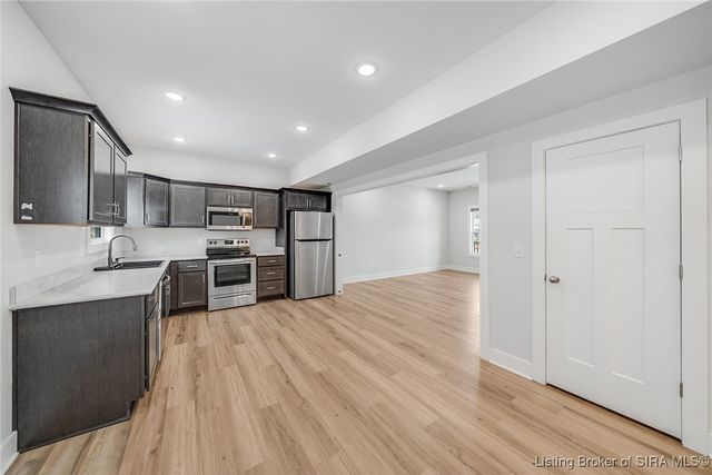 904 Assembly Road, Jeffersonville, IN 47130