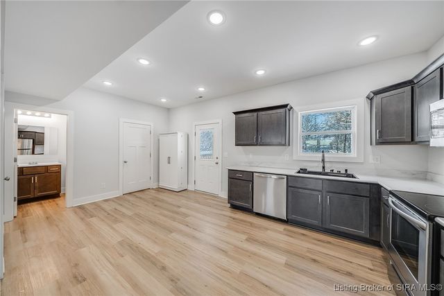 904 Assembly Road, Jeffersonville, IN 47130