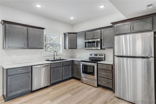 904 Assembly Road, Jeffersonville, IN 47130