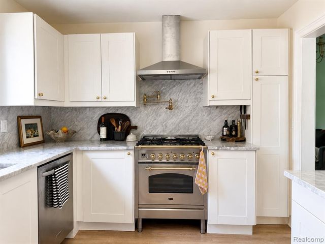 19510 Clement Road, Northville, MI 48167